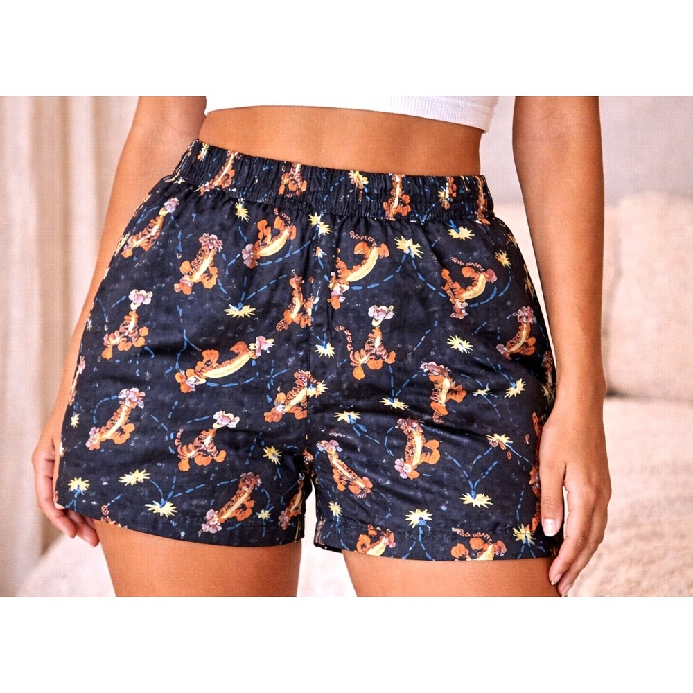 Vintage Y2K Disney Store Tigger 100% Silk Shorts Womens S 90s Lounge Cute Kawaii